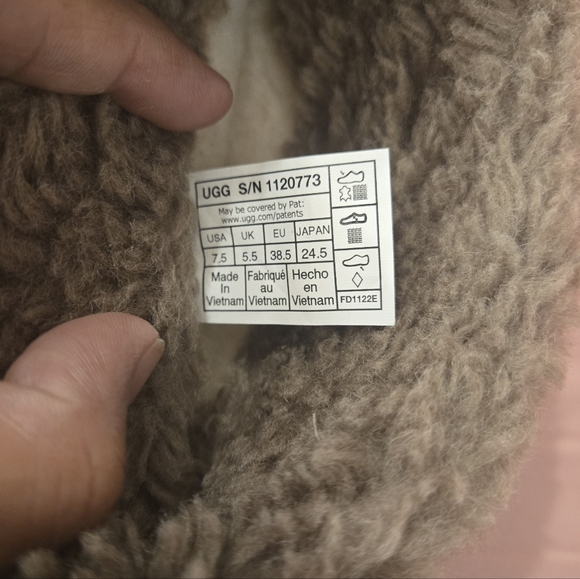 UGG Black Ankle Boots with Tan Fur - Picture 5 of 9